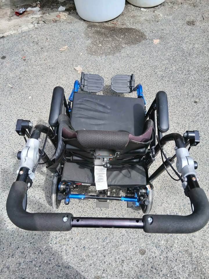 Silla de transporte para pacientes - vista 2 Silla de transporte para pacientes - vista 2